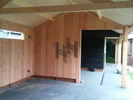 Tuinhuis met veranda HS 20 met luifel gemonteerd te Heemskerk